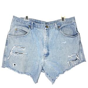 Wrangler Vintage Light Wash Distressed Cutoff Denim Jean Shorts Size 40